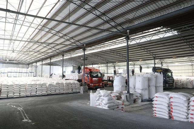 伴生資源開發利用,磷石膏建筑材料,磷營養技術服務,產品銷售為一體的